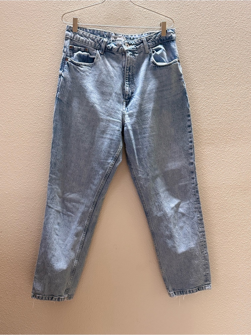 Zara Women Straight Leg Jeans — Light Blue Denim
